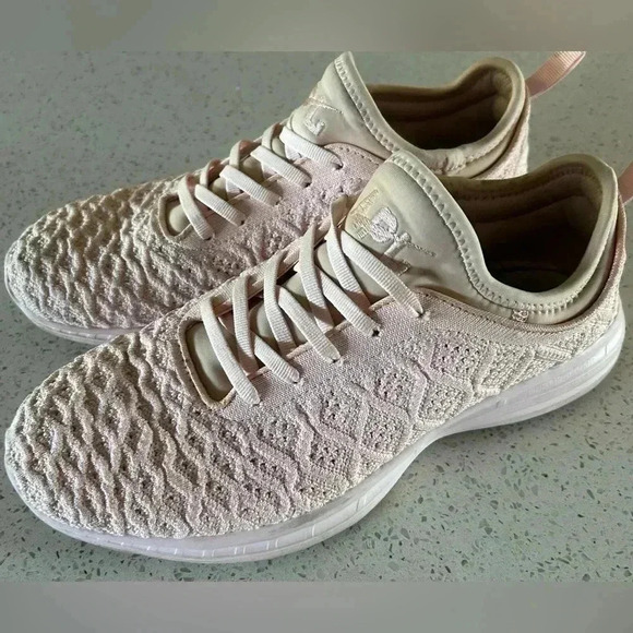 Women’s APL Techloom Phantom blush colored tennis shoe size 10 - Picture 2 of 7